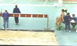 Linda Hebbinghaus beim Weitsprung Laufsprungtechnik, Schwungbeinstand, Kalbach 2002